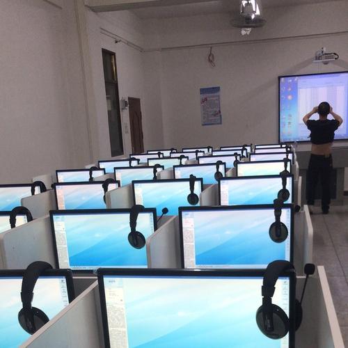 学聊语音聊天室