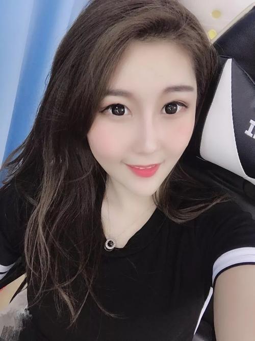 六房间美女直播